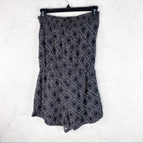 [F21] Strapless Printed Romper - Picture 2 of 3